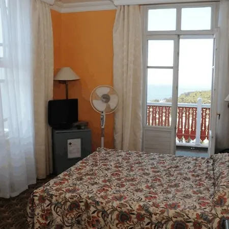 Merit Halki Palace هيبيليادا