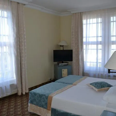 فندق Merit Halki Palace هيبيليادا