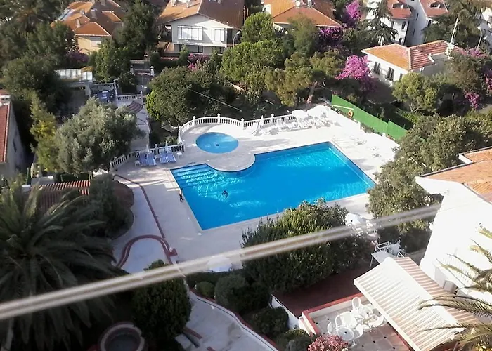 Merit Halki Palace 4* Heybeliada