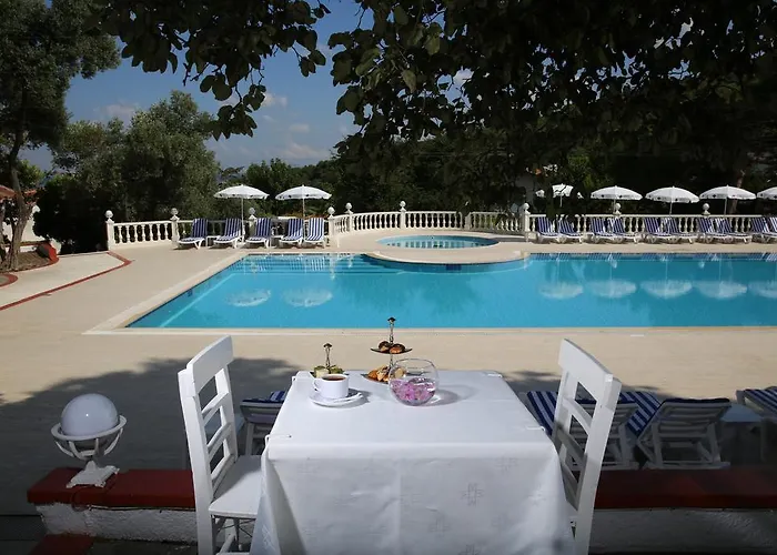 Merit Halki Palace 4* Heybeliada