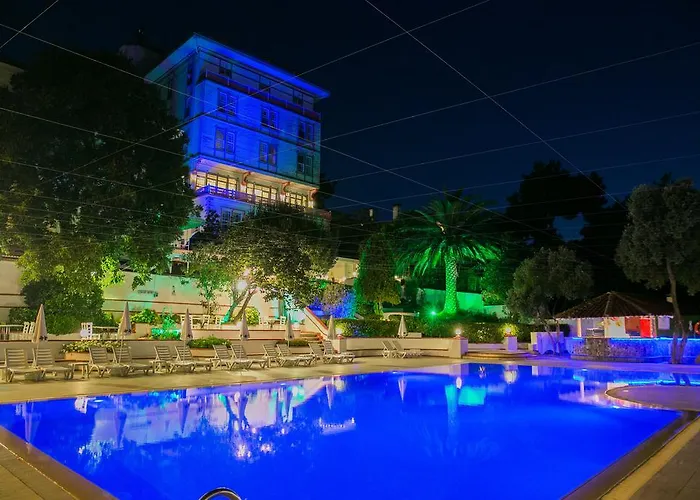 Merit Halki Palace 4* Heybeliada