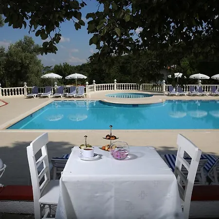 Merit Halki Palace 4* Heybeliada