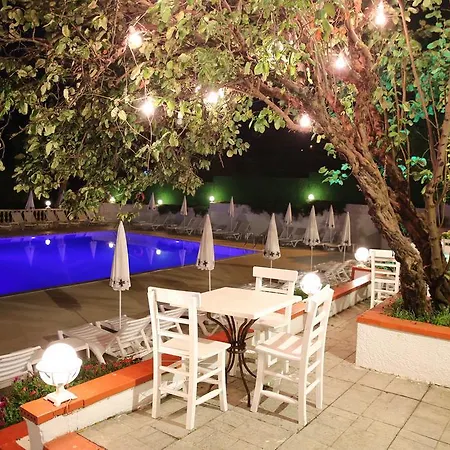 فندق Merit Halki Palace هيبيليادا