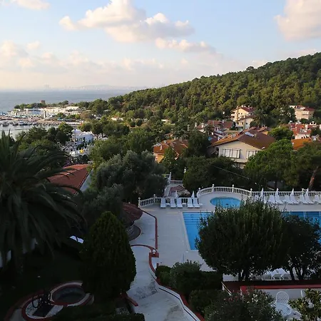 Merit Halki Palace 4* Heybeliada