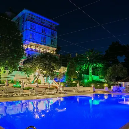 Merit Halki Palace 4* Heybeliada
